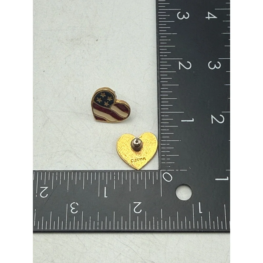 Avon Vintage American Flag Heart Stud Earrings Gold Tone Enamel Patriotic USA